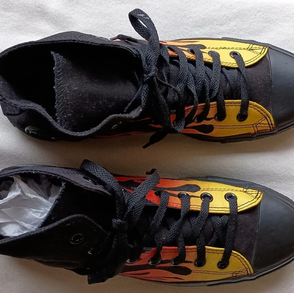 Converse Black High-Top Sneakers with Red and Yellow Flames_10 - Picture 12 of 14